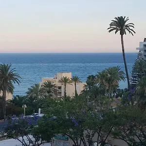 https://apartamento-junto-al-mar-en-puerto-marina.hotelsinnerja.org
